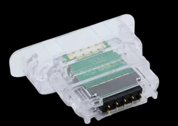 Adaptér k práčke 48200009566 – originálny diel Whirlpool Indesit Ariston