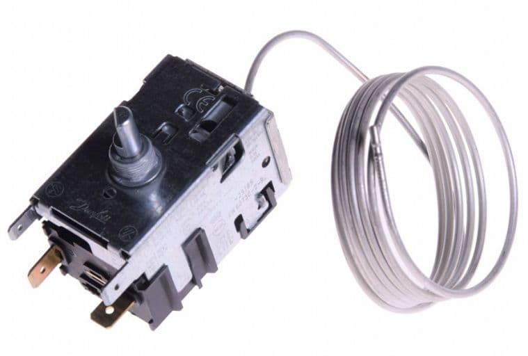 Elektronický termostat chladničiek Whirlpool Indesit – C00259241